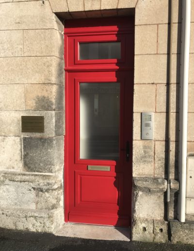 porte extérieure en Charente